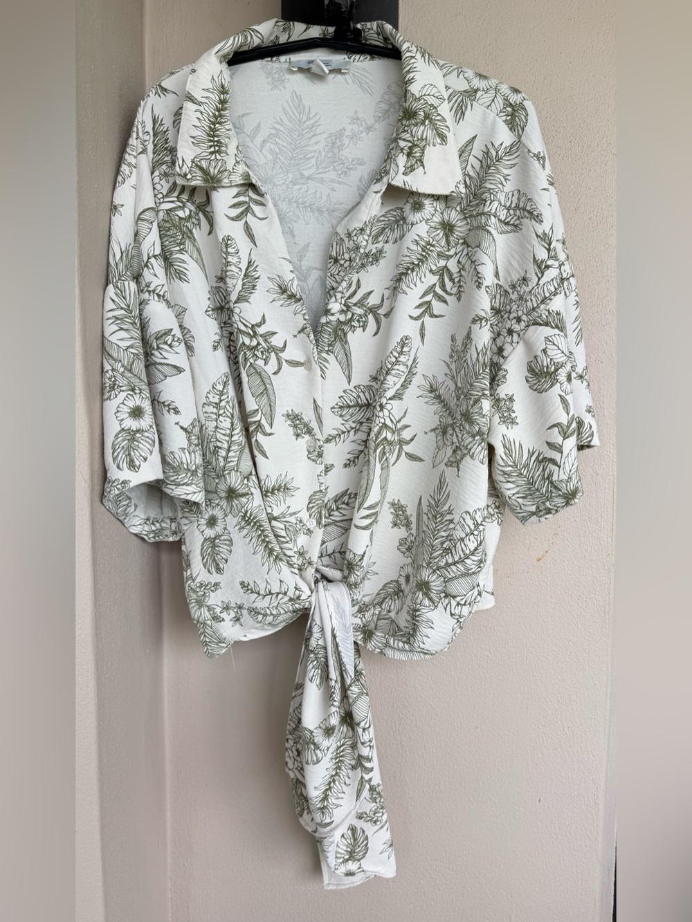 C by One Blouse Green/White Tropical Floral Collared Tie-Front Short Sleeve XL